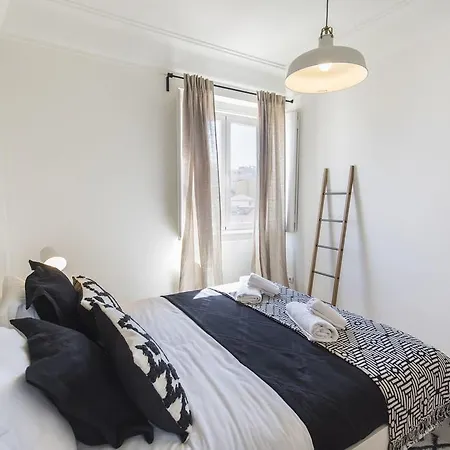 Lovelystay - Bonsai Light And Comfort Flat